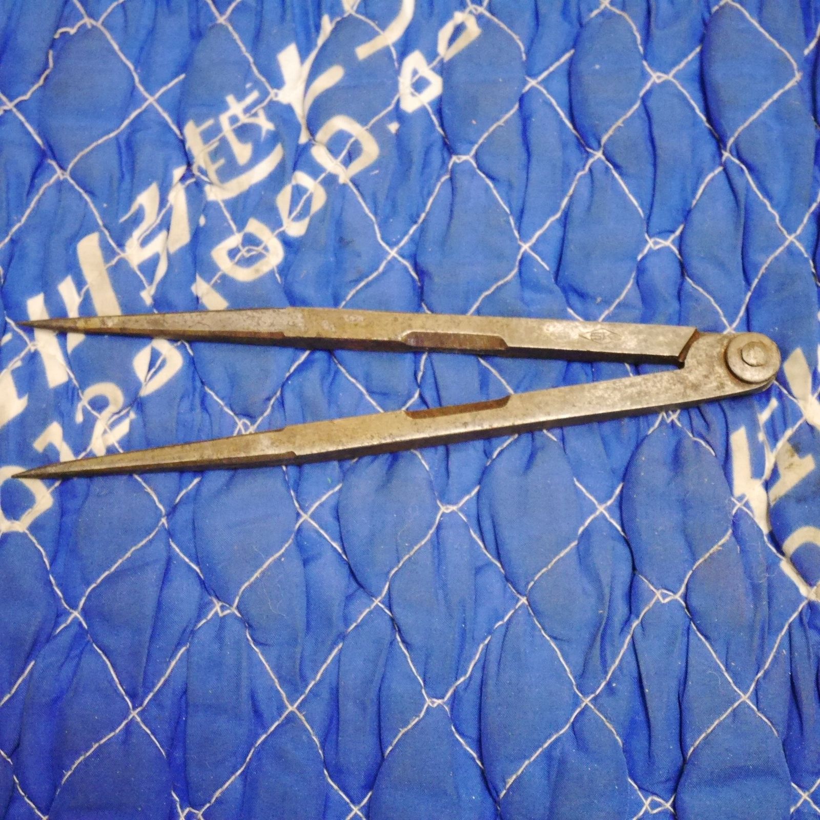  11点まとめ売り 板金 ハサミ 掴箸 鋼製コンパス つかみ箸 金切鋏 やっとこ 等 メーカー 型式 不明 板金作業 掴み 曲げ 潰し はさみ その他 特殊工具