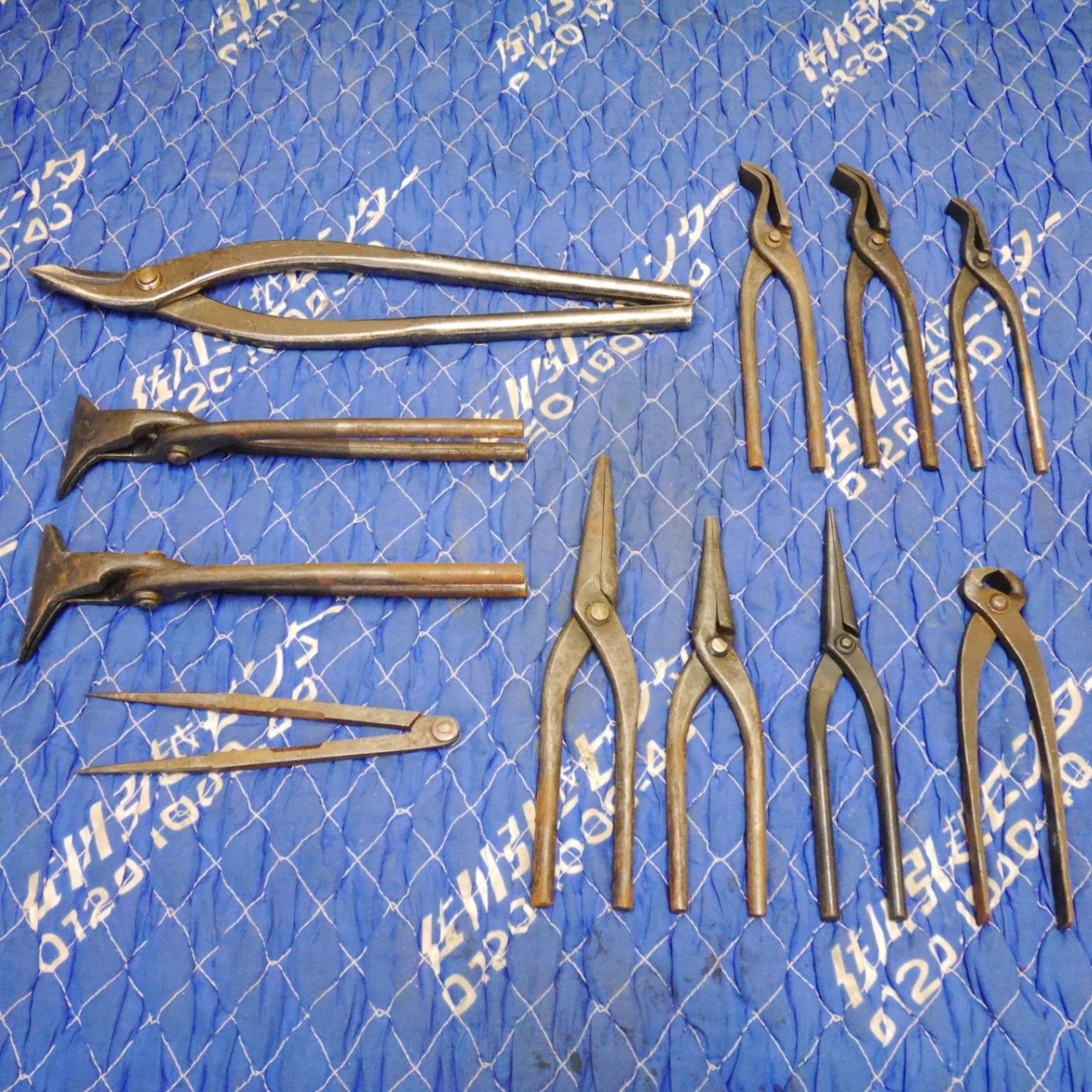 11点まとめ売り 板金 ハサミ 掴箸 鋼製コンパス つかみ箸 金切鋏 やっとこ 等 メーカー 型式 不明 板金作業 掴み 曲げ 潰し はさみ