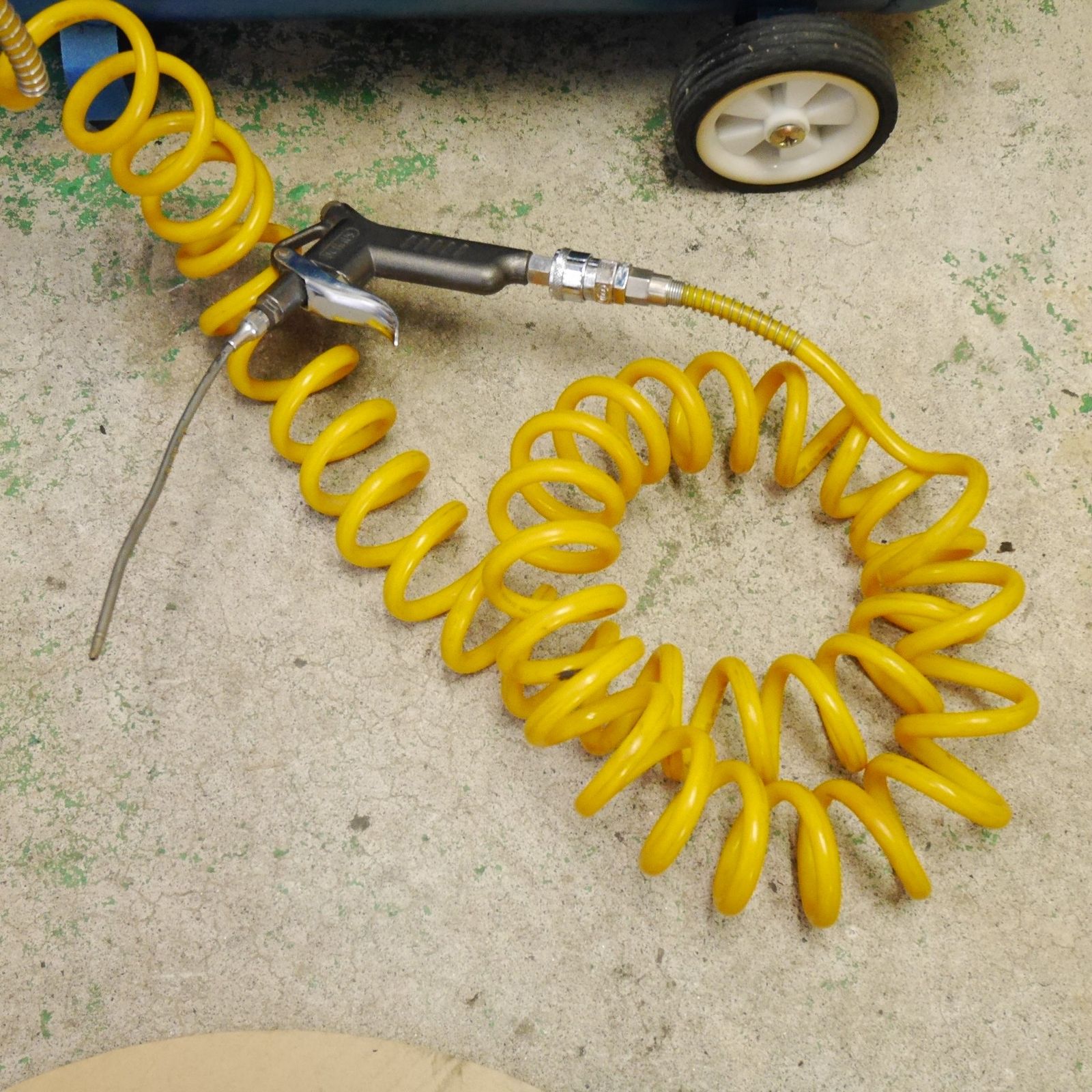 和コーポレーション エアー コンプレッサー KT-025 S タンク容量 25 L ガン ホース 付き エア ツール 工具