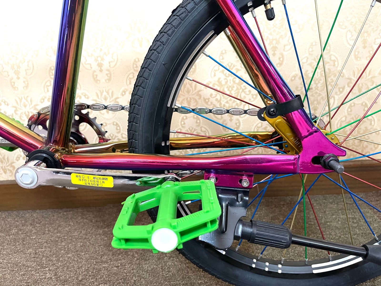 新品】送料無料 超軽量 多彩カラーシフト自転車ミニベロ 超軽量9.3キロ