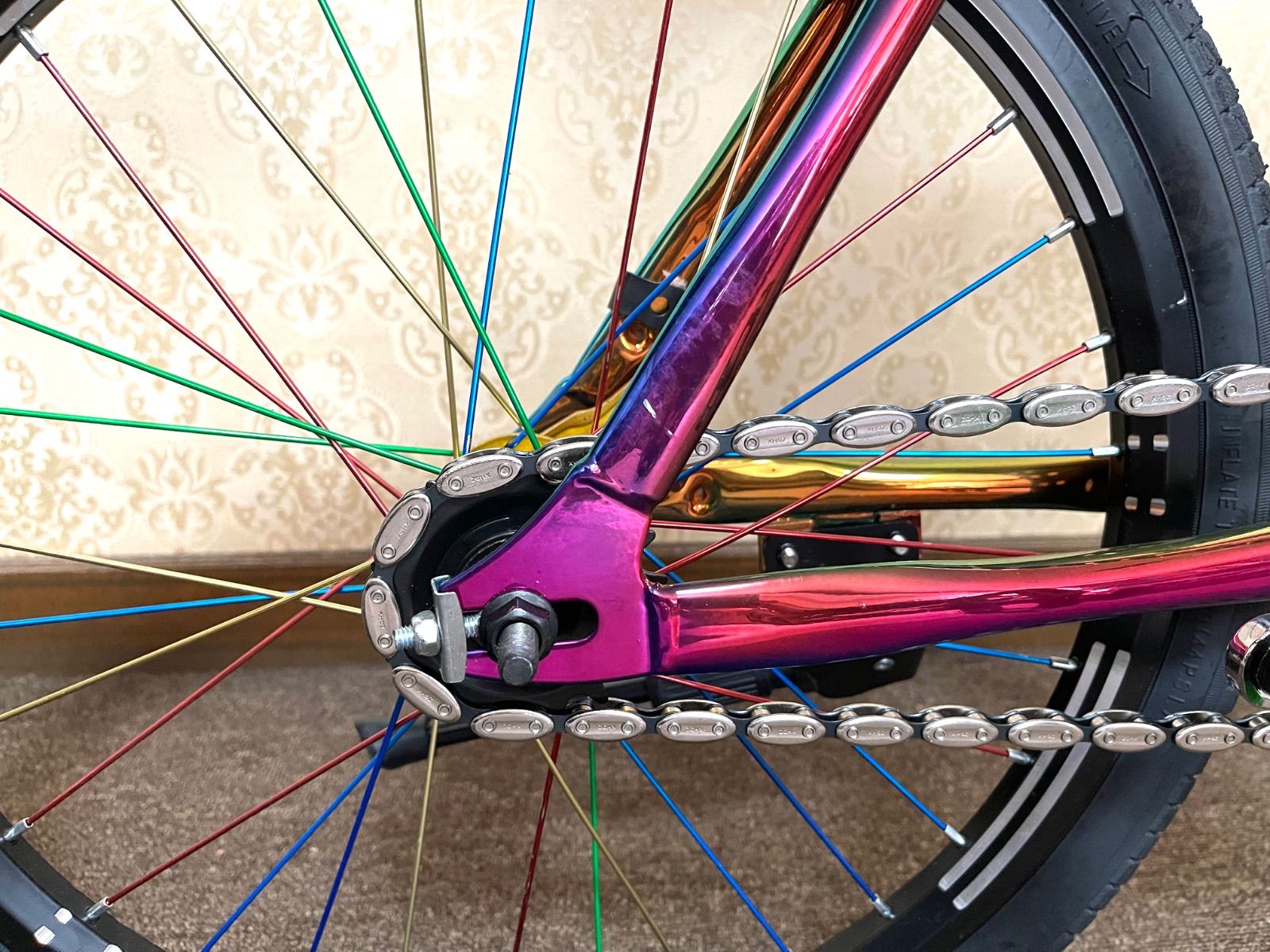 新品】送料無料 超軽量 多彩カラーシフト自転車ミニベロ 超軽量9.3キロ