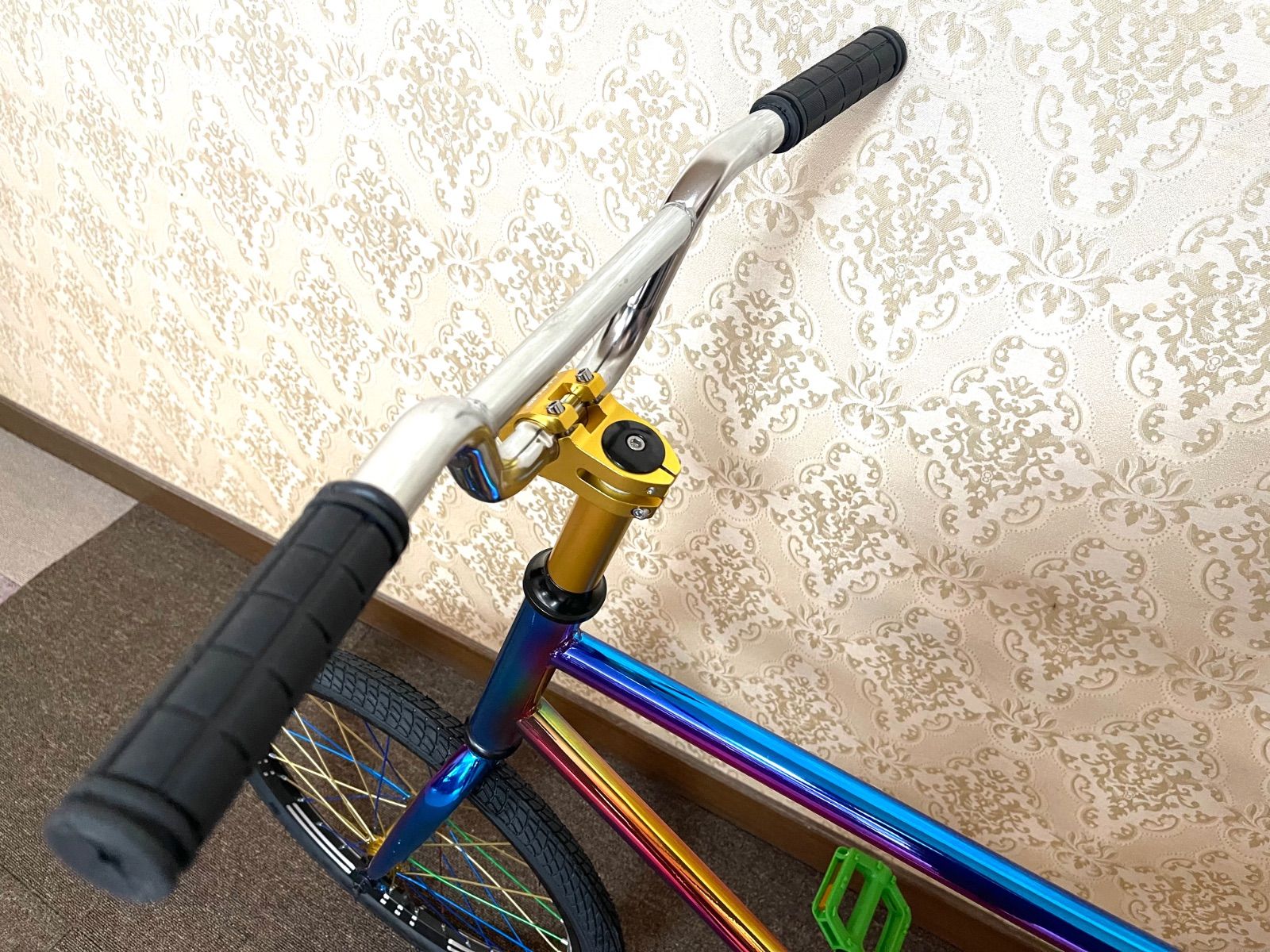 新品】送料無料 超軽量 多彩カラーシフト自転車ミニベロ 超軽量9.3キロ