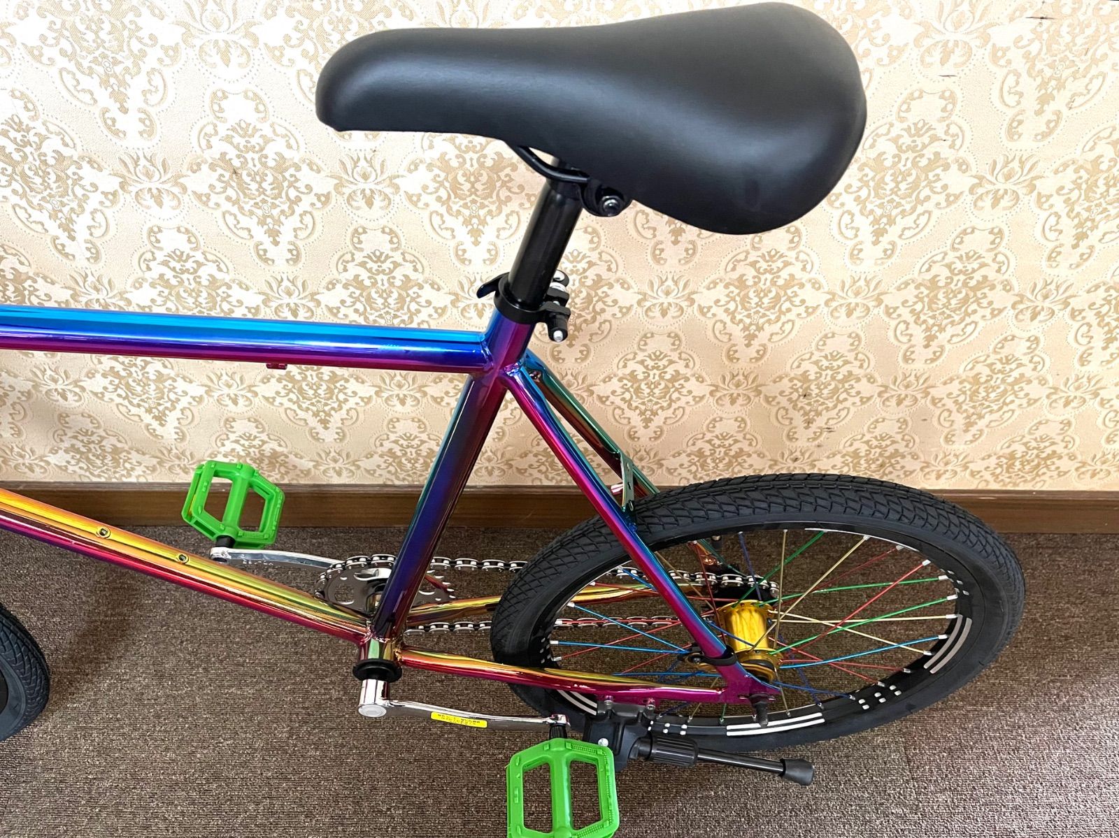 新品】送料無料 超軽量 多彩カラーシフト自転車ミニベロ 超軽量9.3キロ