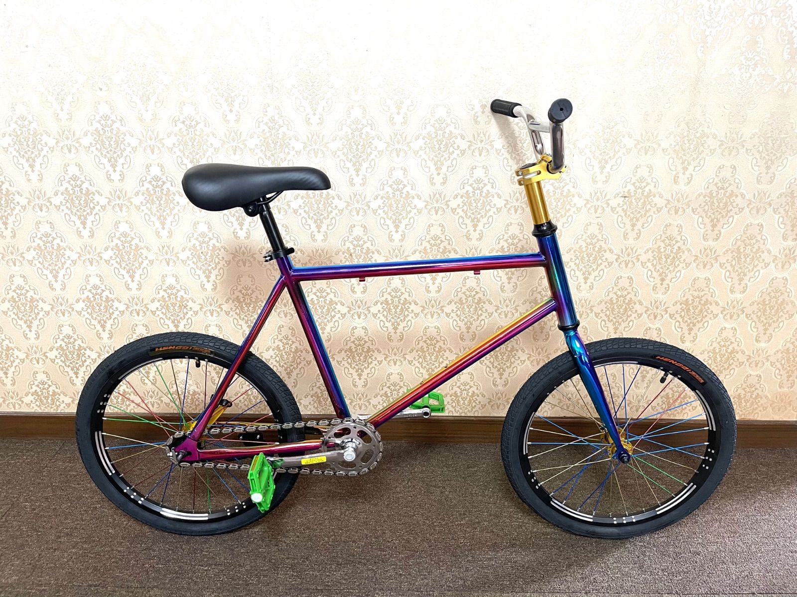 新品】送料無料 超軽量 多彩カラーシフト自転車ミニベロ 超軽量9.3キロ