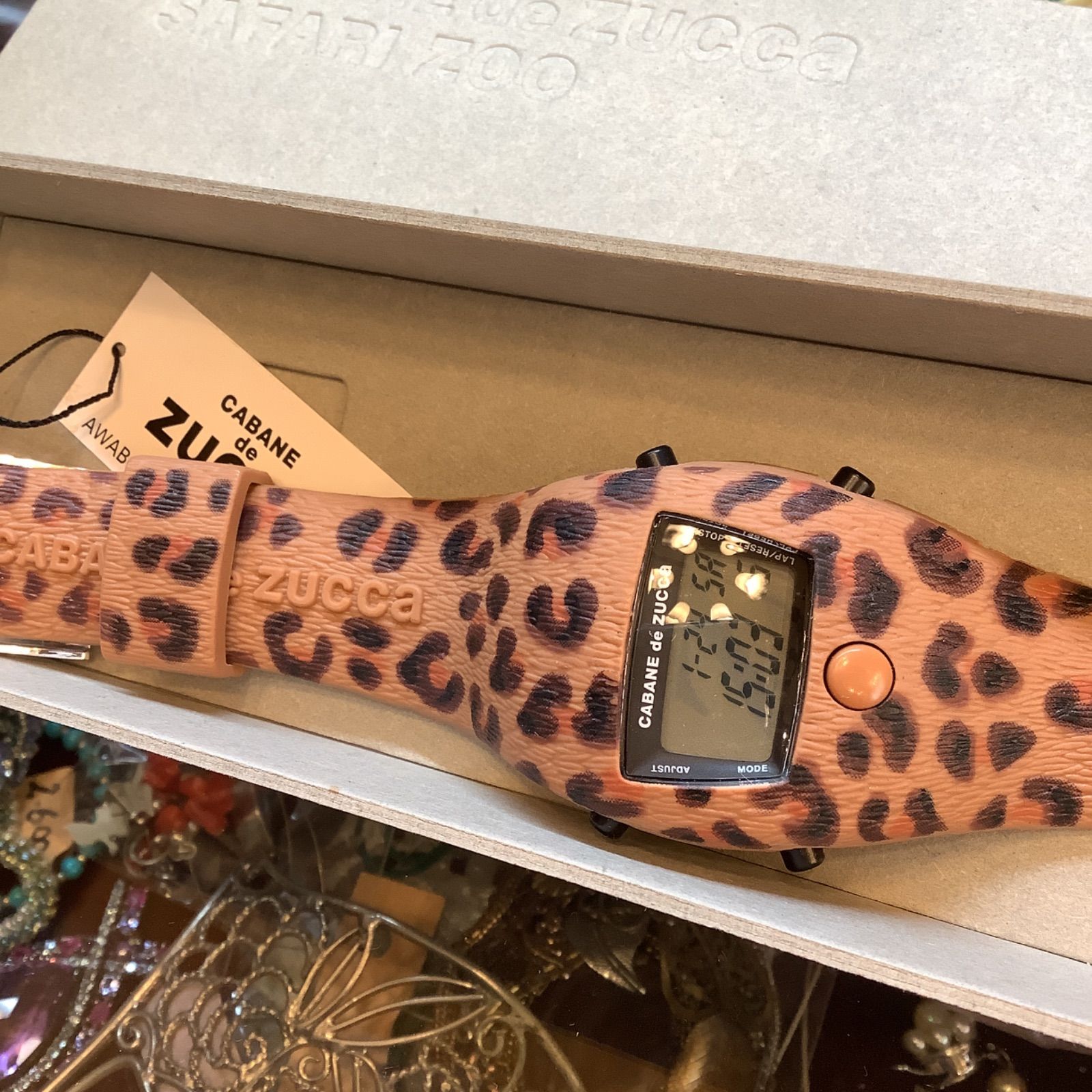 【電池交換済】未使用級★カバンドズッカ ヒョウ柄 腕時計 アニマル レオパード 新品電池交換済み】CABANE de ZUCCA 腕時計 希少モデル レオパード
