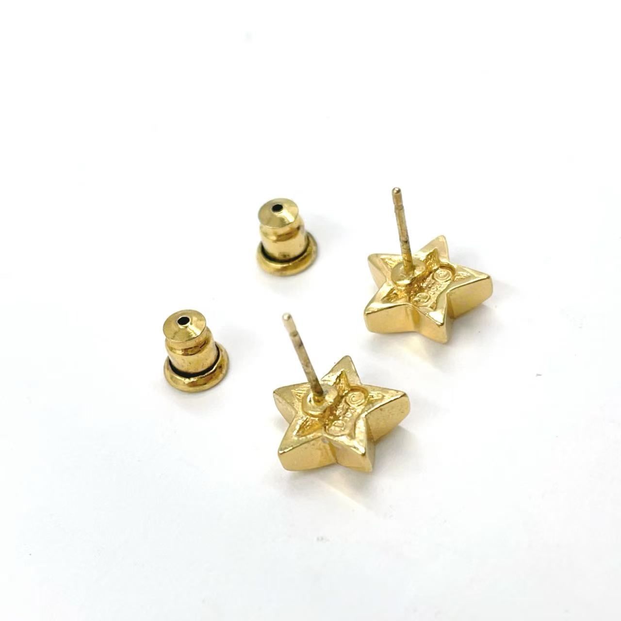 Christian Dior 1粒ラインストーン付きスターモチーフピアス　美品 ChristianDior 1粒ラインストーン付きスターモチーフピアス 美品