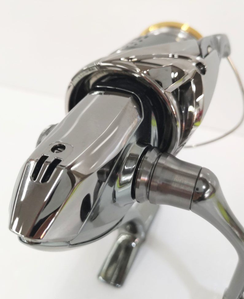 シマノ 18 STELLA ステラ 3000MHG（01）サーフ シーバス ヒラスズキ