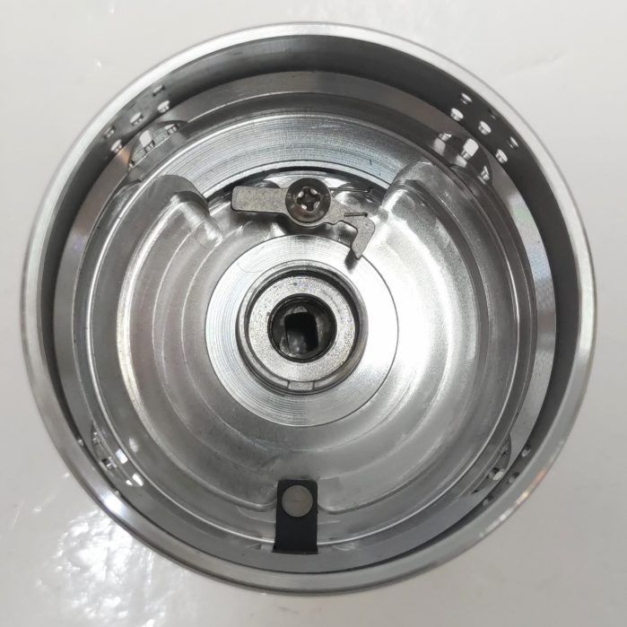 シマノ 18 STELLA ステラ 3000MHG（01）サーフ シーバス ヒラスズキ