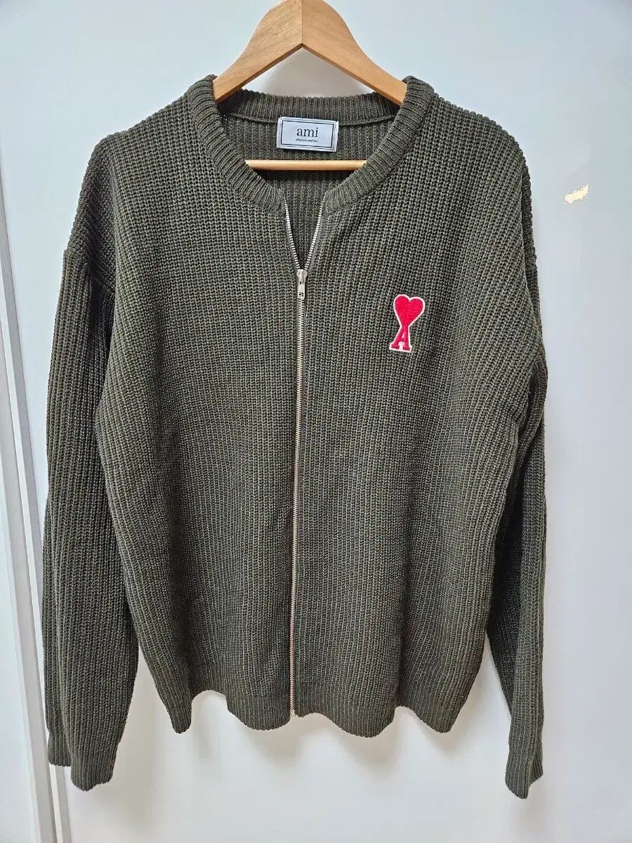 アミ ハート 刺繍 ジップアップ カーディガン ショップ