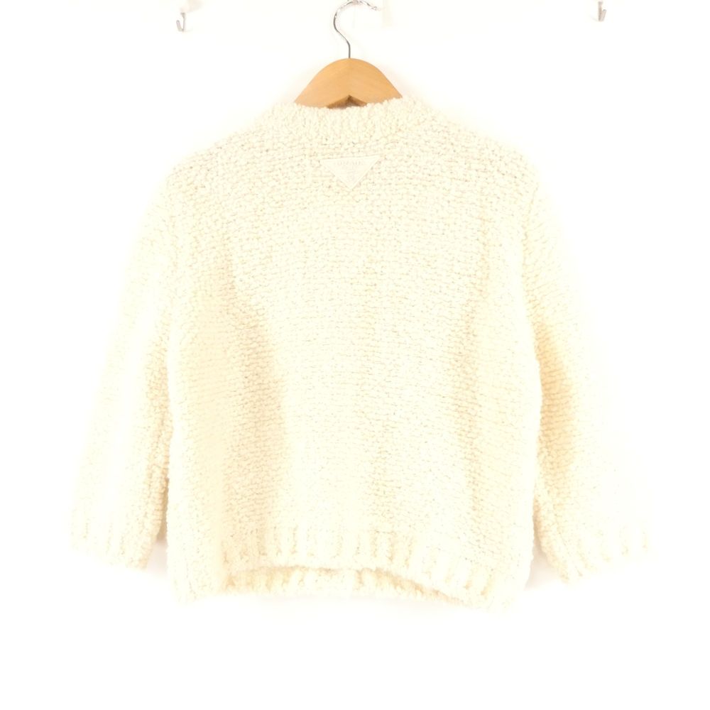 美品 PRADA プラダ P25L98 2023年製 ブークレモヘア カーディガン 38 バージンウール他 7分袖ノーカラーニットジャケット 金ボタン レディース AU3697W2 美品 PRADA プラダ P25L98 2023年製 ブークレモヘア カーディガン 38