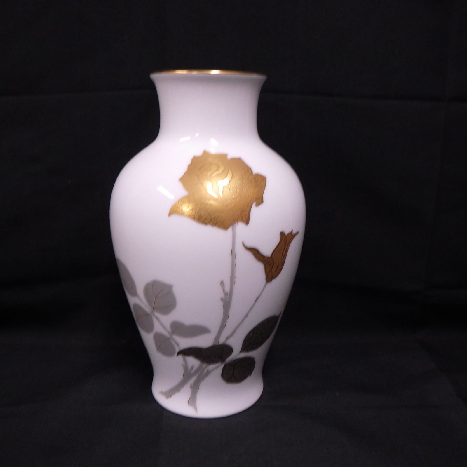 大倉陶園 金蝕バラ 花瓶 フラワーベース 皇室御用達 - メルカリ