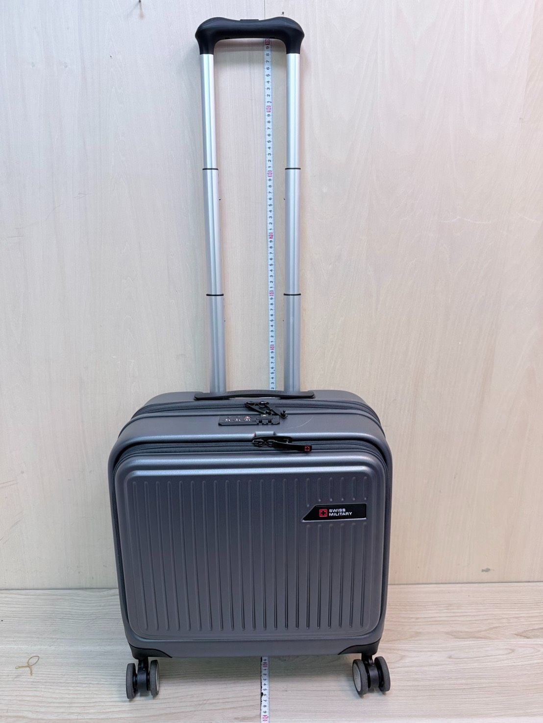 展示品 SWISS MILITARY スイスミリタリー SM-C318 18in スーツケース