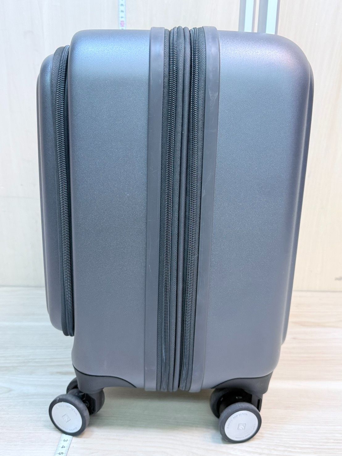 展示品 SWISS MILITARY スイスミリタリー SM-C318 18in スーツケース