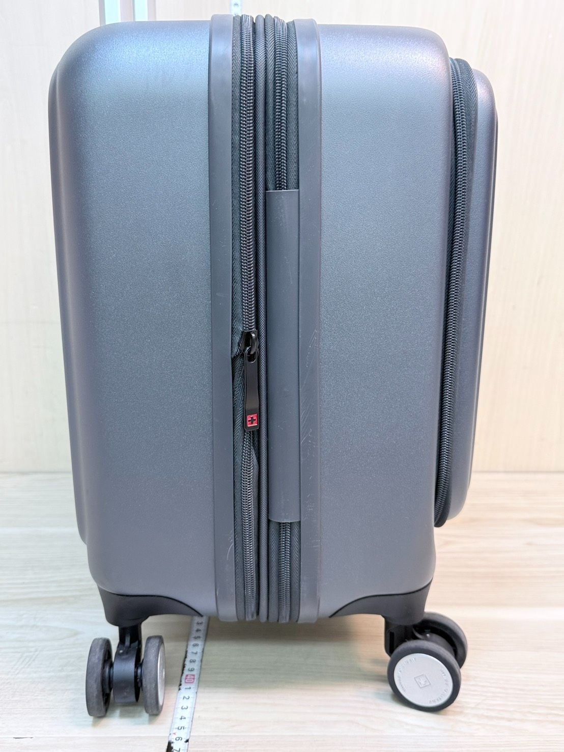 展示品 SWISS MILITARY スイスミリタリー SM-C318 18in スーツケース
