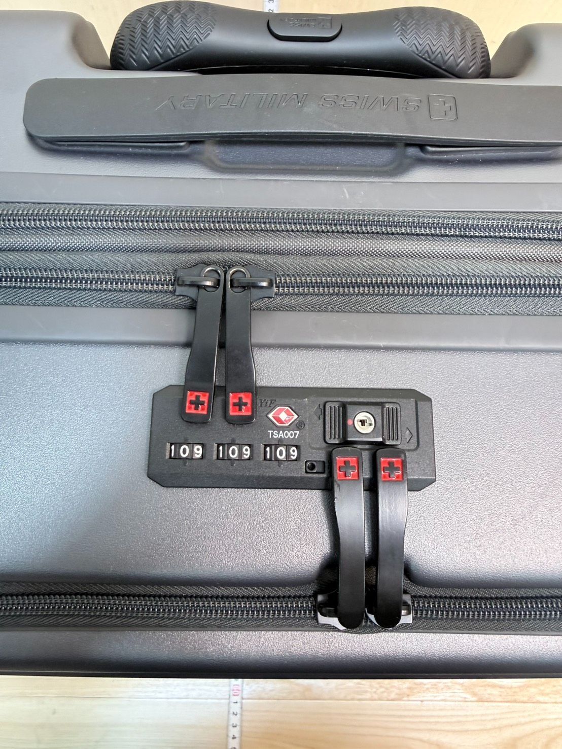 展示品 SWISS MILITARY スイスミリタリー SM-C318 18in スーツケース