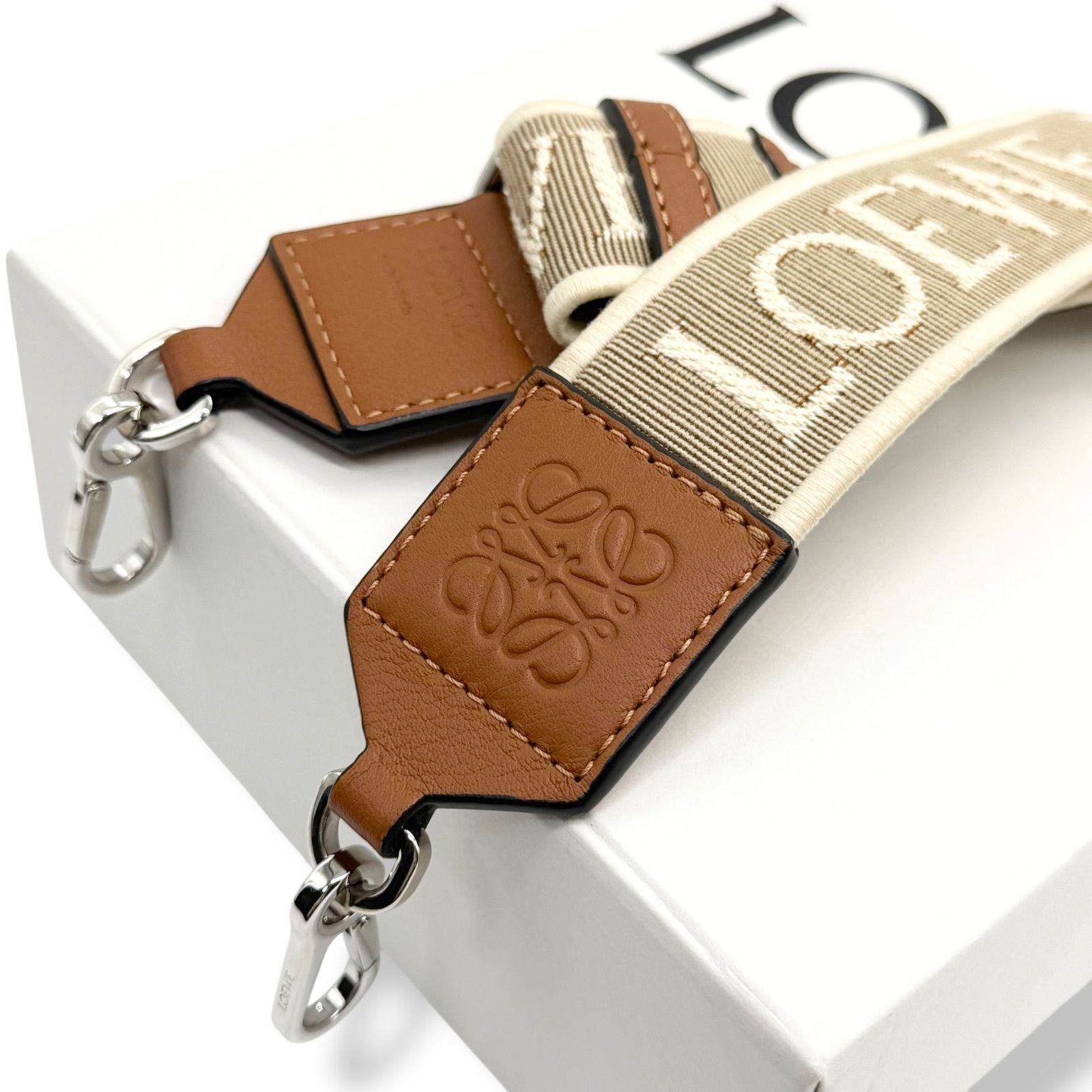 未使用 ロエベ ショルダーストラップ アナグラム キャンバス