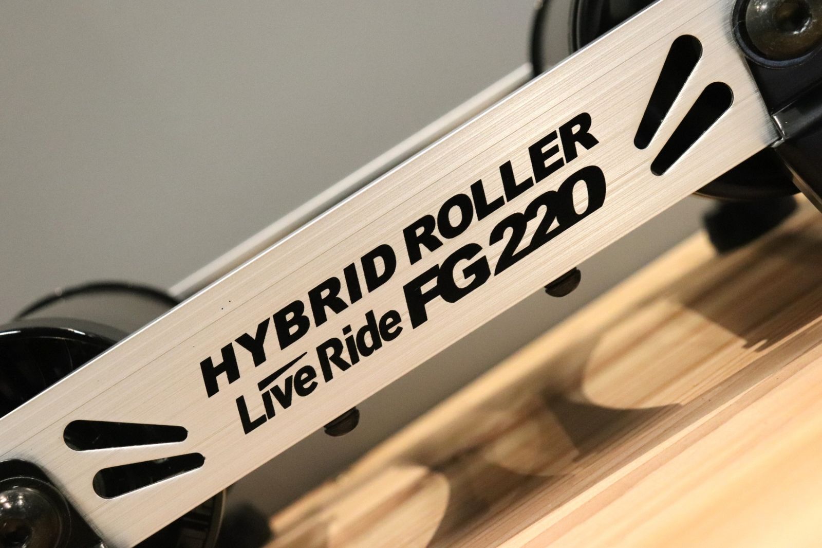 ミノウラ MINOURA LiveRide FG220 ハイブリッドローラー ローラー台