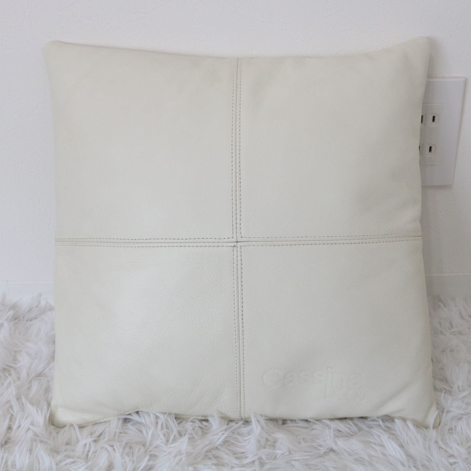 カッシーナクッション Cassinaixc. カッシーナイクスシー クッション レザー 革 白 ホワイト