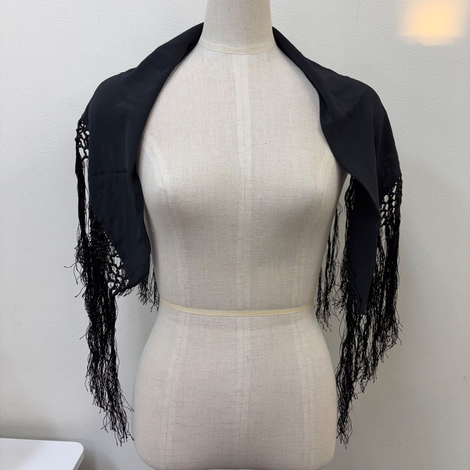 フラメンコ シージョ 黒 ブラック 花 刺繍 フリンジ ショール - メルカリ