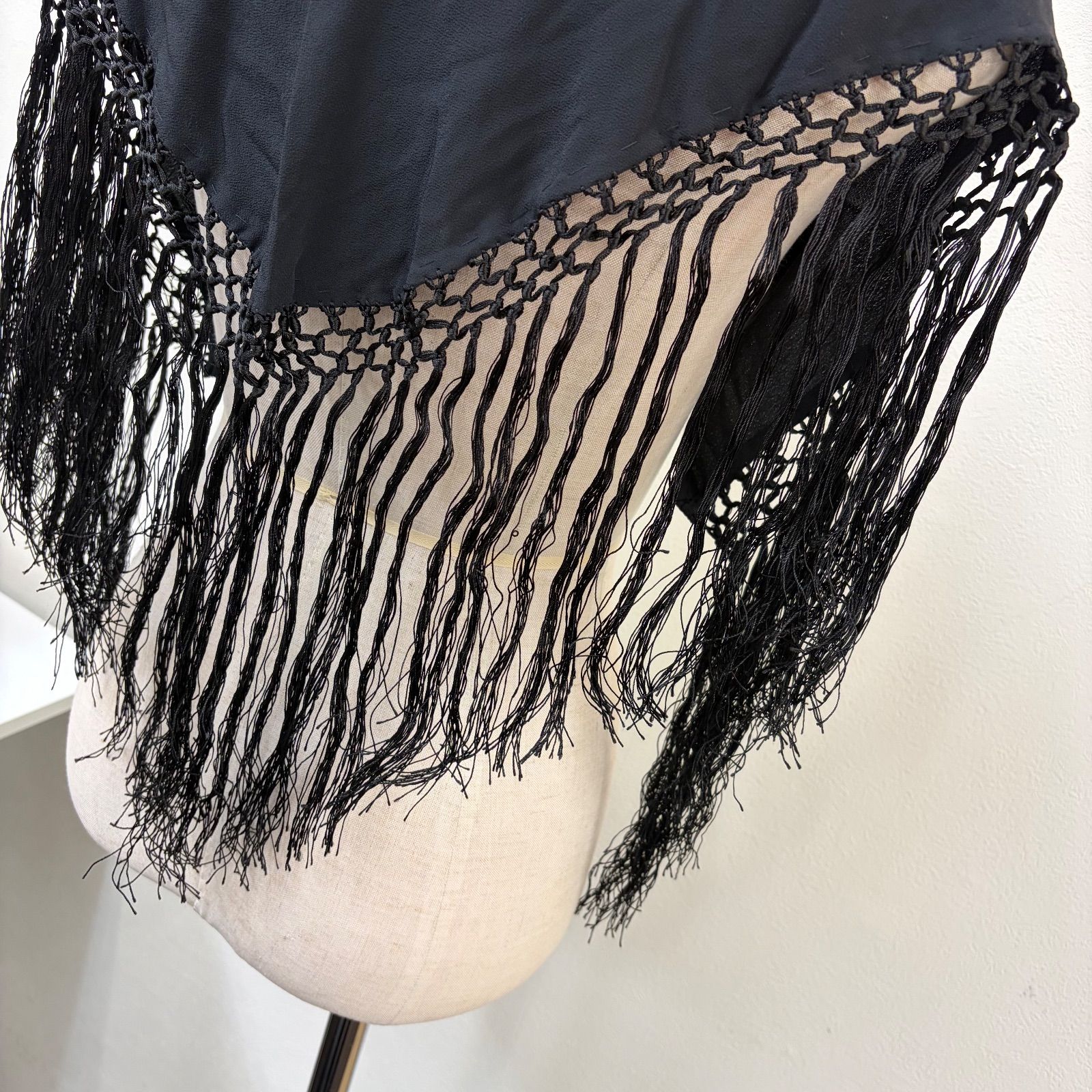 フラメンコ シージョ 黒 ブラック 花 刺繍 フリンジ ショール - メルカリ