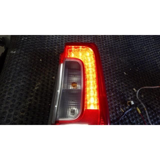 タント DBA-LA610S 右テールランプ - メルカリ