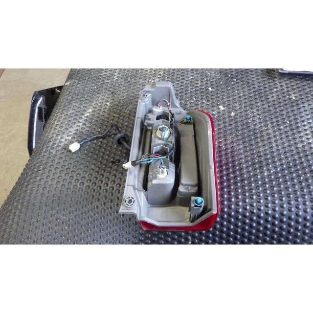 タント DBA-LA610S 左テールランプ - メルカリ