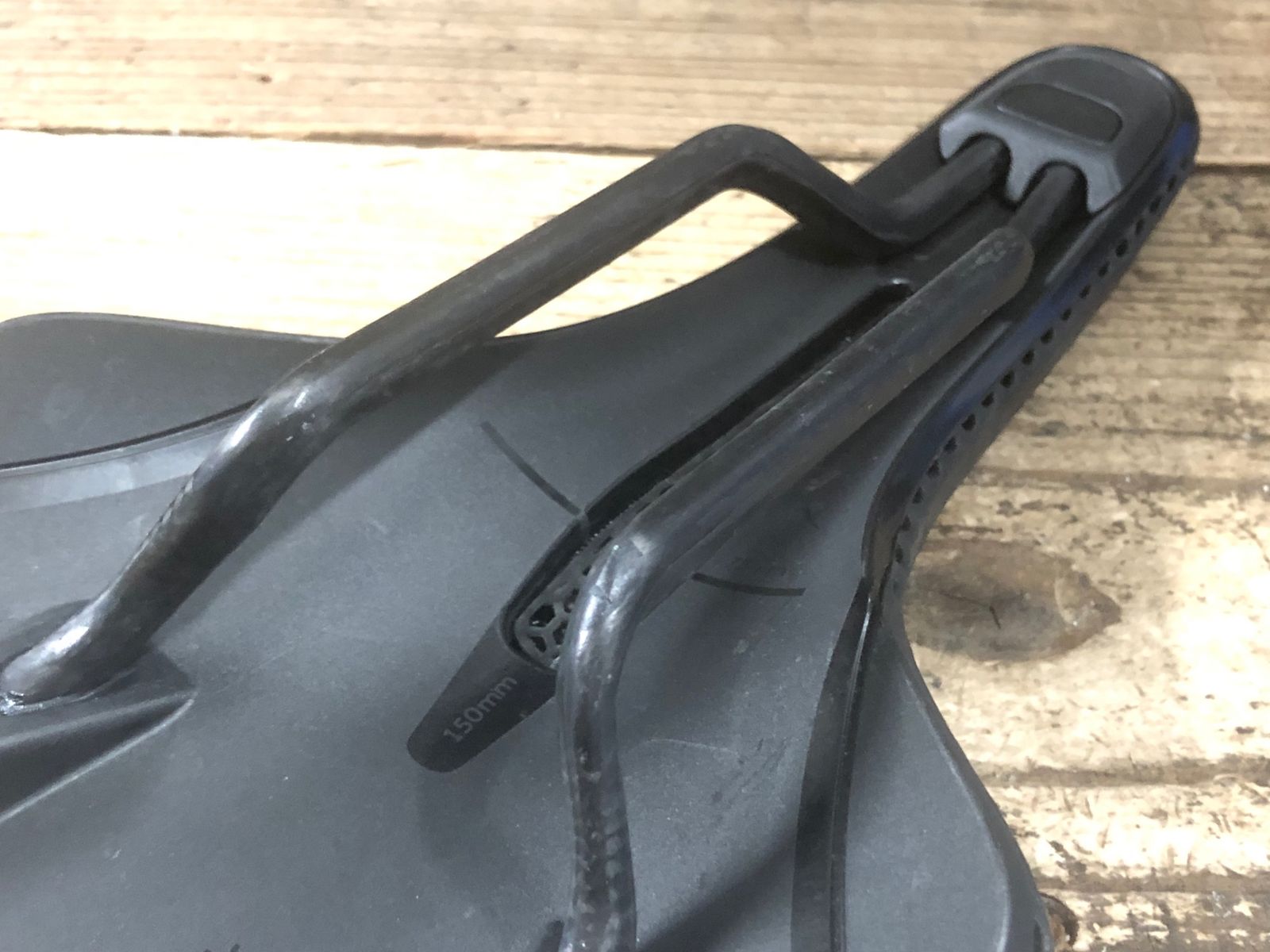 JP946 フィジーク fizik VENTO ANTARES R1 ADAPTIVE 150mm カーボン