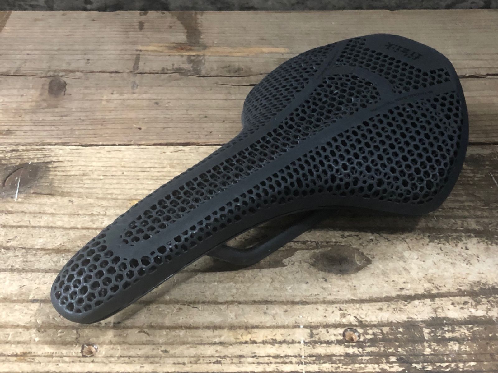 Fizik Vento Antares R1 Adaptive3Dサドルカーボン Vento Antares R1