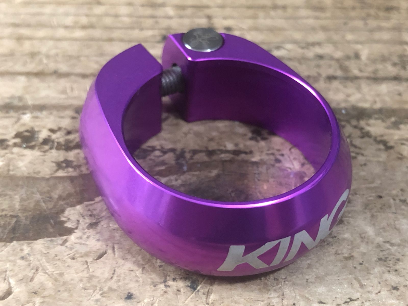 JN631 クリスキング CHRIS KING シートポストカラー Φ34.9mm 3D VIOLET