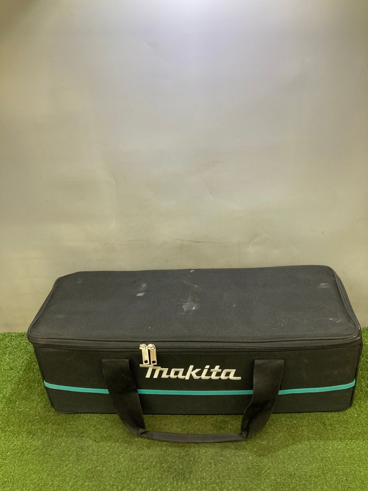  品 0921 makita マキタ 40 v充電式クリーナ サイクロンアタッチメント付 オリーブ 本体のみ 集塵機 ブロワー 電動工具 エア工具