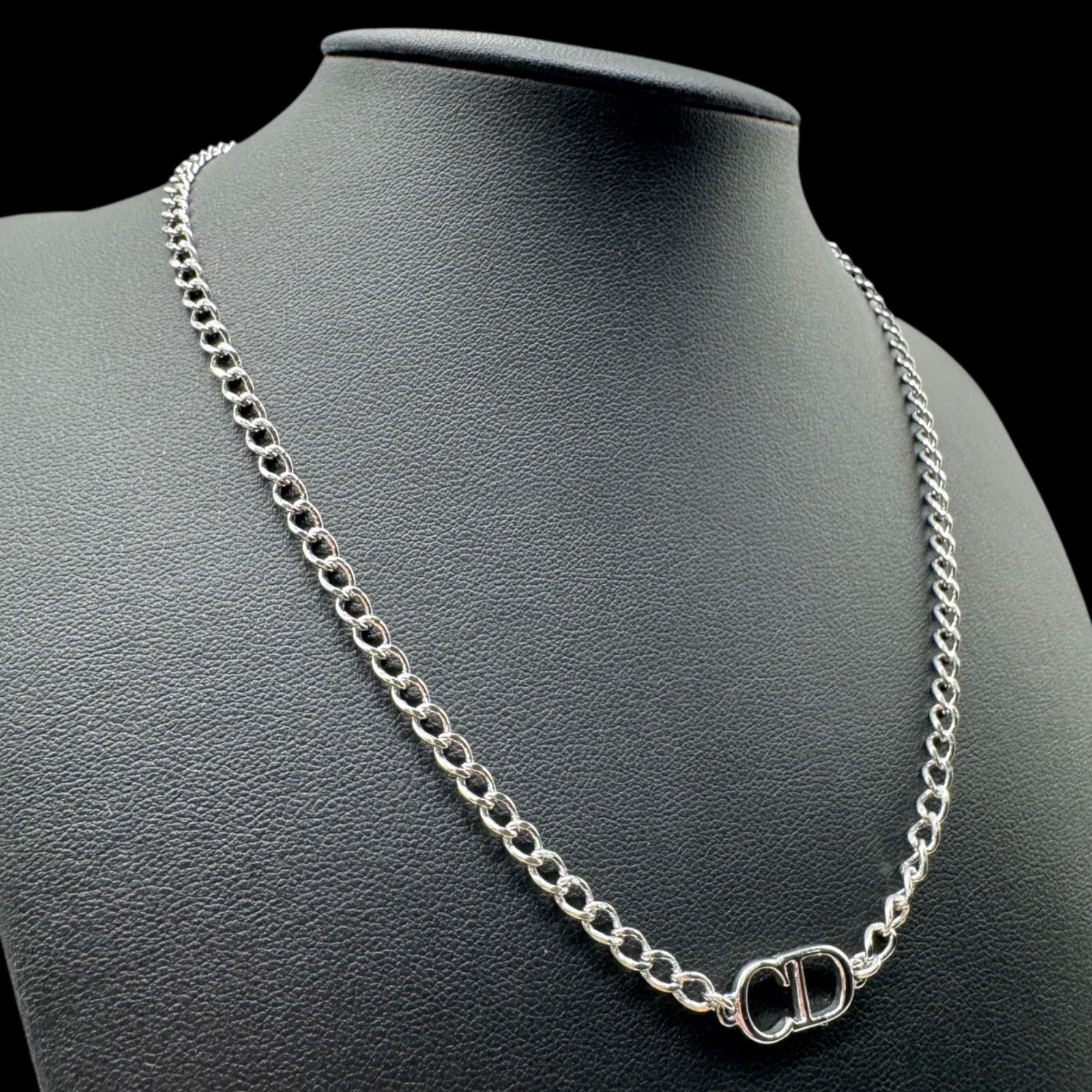 Christian Dior クリスチャンディオール CDロゴ シルバーカラー