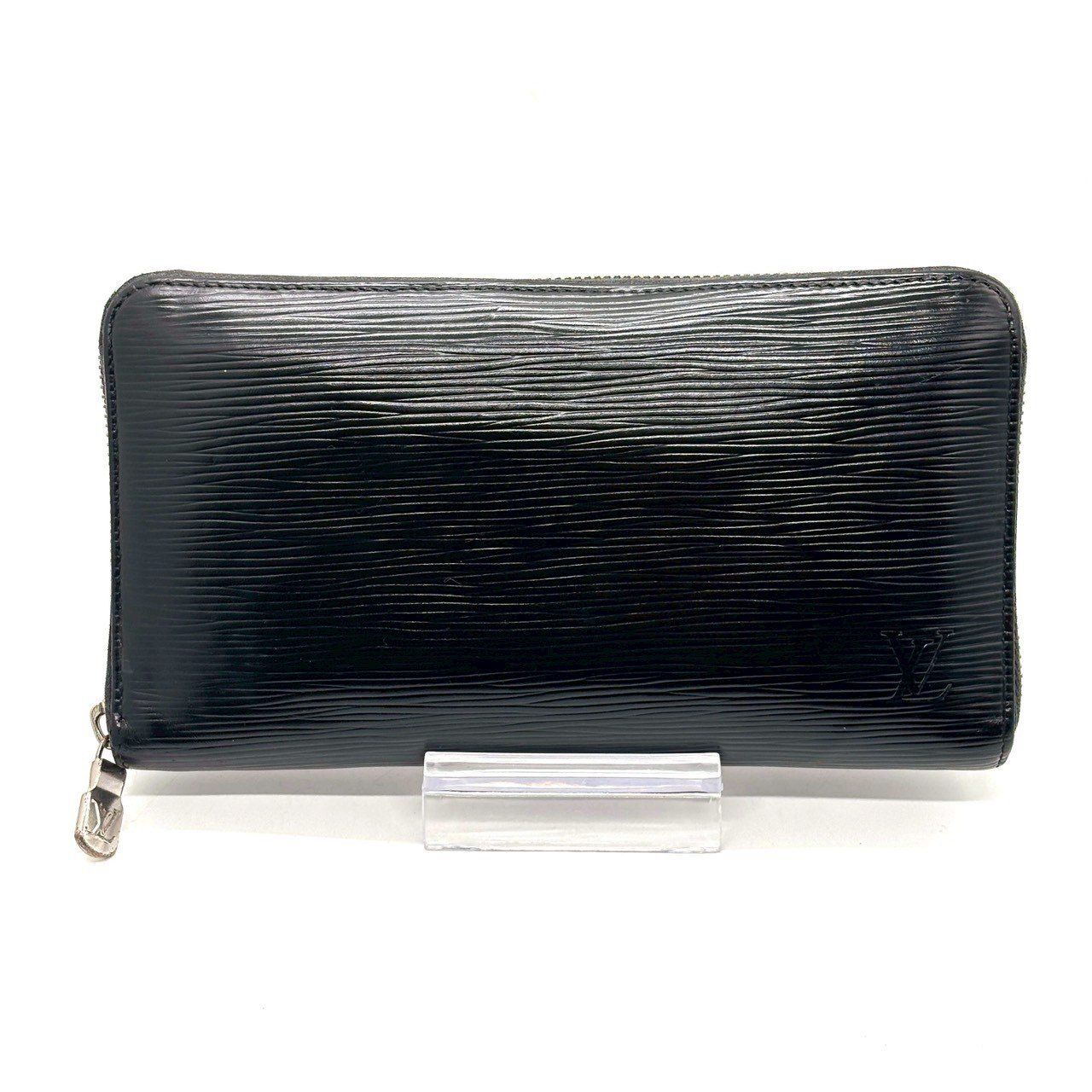 仕事が整う黒】 LOUIS VUITTON 長財布 エピ ラウンドファスナー 16