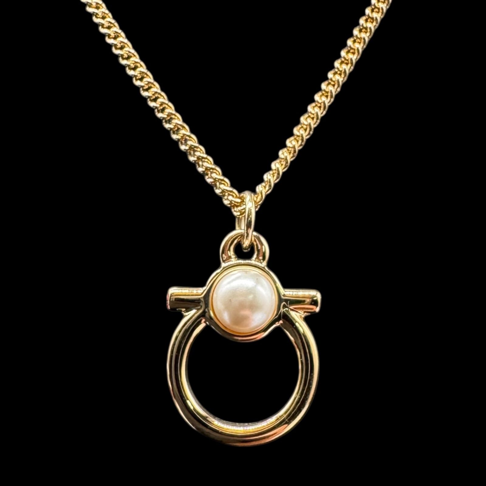箱付き 美品 Salvatore Ferragamo サルヴァトーレフェラガモ 