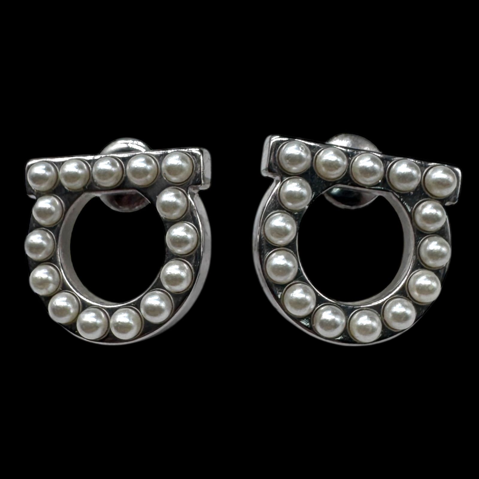 美品 Salvatore Ferragamo サルヴァトーレフェラガモ ガンチーニ