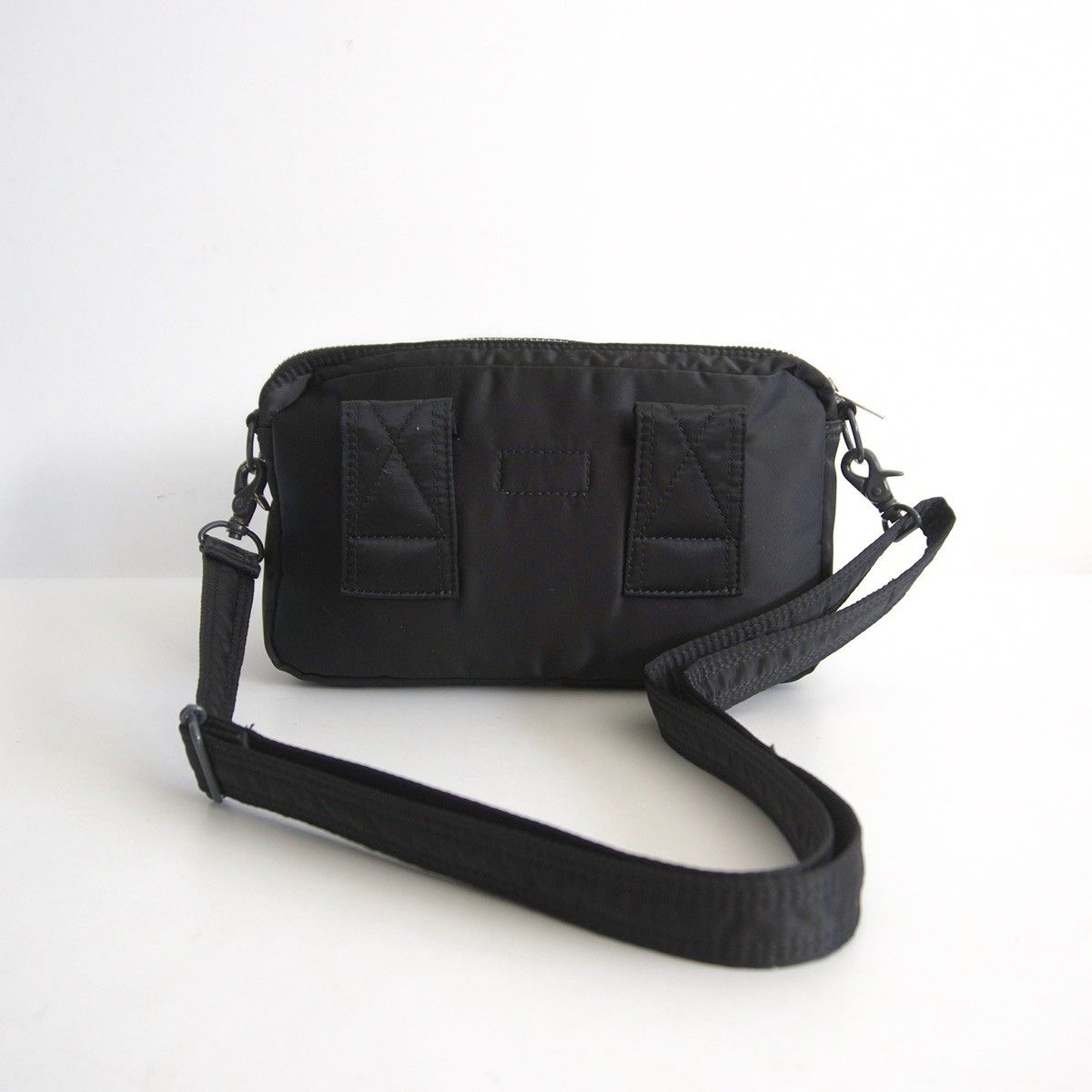 【極美品】PORTER ポーター タンカー ショルダーバッグ ナイロン ブラック 吉田カバン（YOSHIDA KABAN） ポーター ショルダーバッグ タンカー