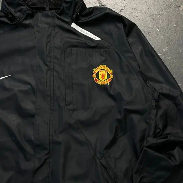 105 NIKE マンチェスター・ユナイテッドFC ウィンドブレーカー - メルカリ