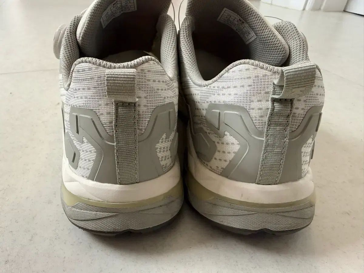  K 2 ダイアル スニーカー グレー サイズ275 登山靴 トレッキングシューズ アウトドアシューズ