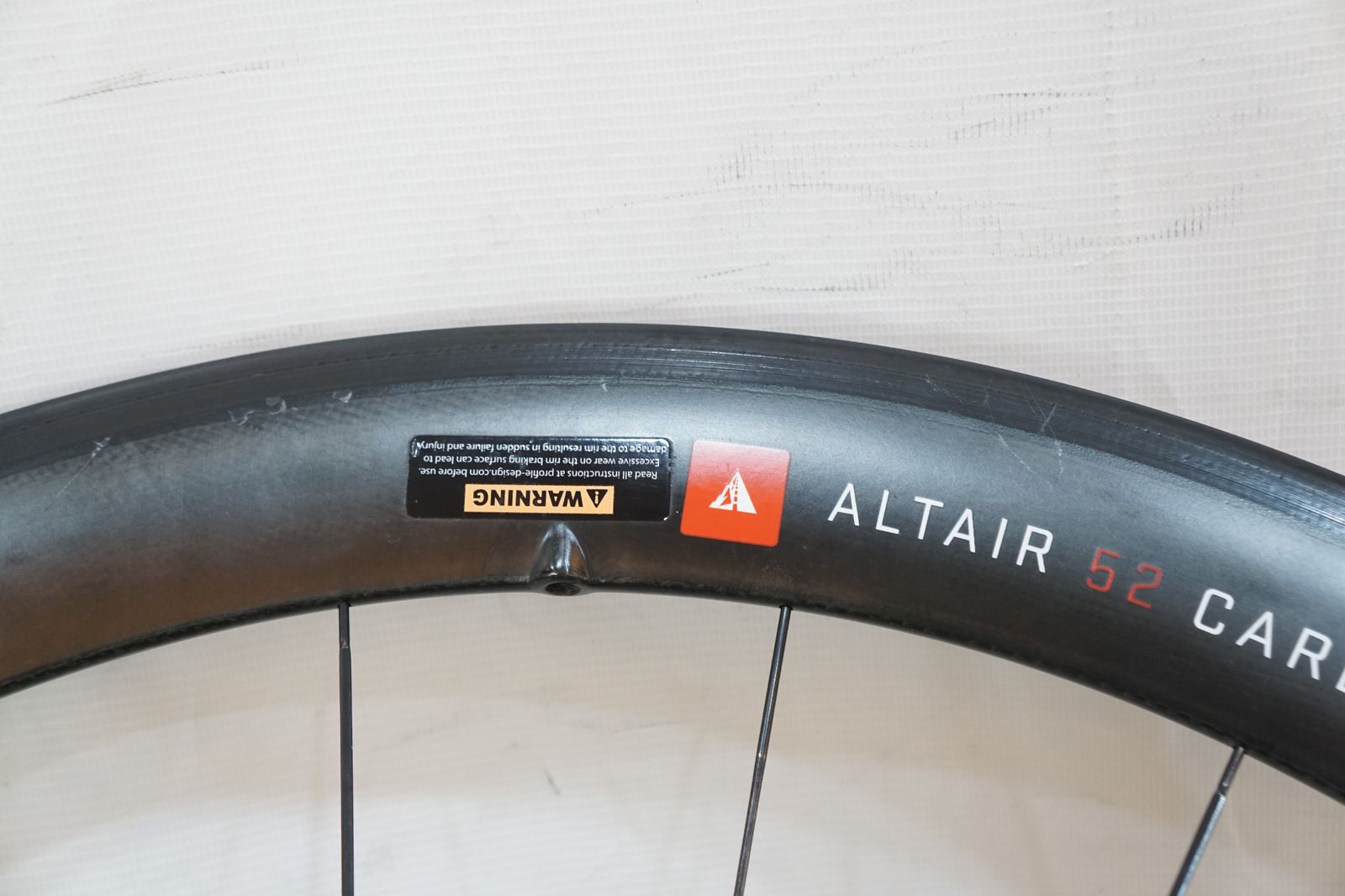 PROFILE DESIGN 「プロファイル デザイン」 ALTAIR 52 CARBON フロント
