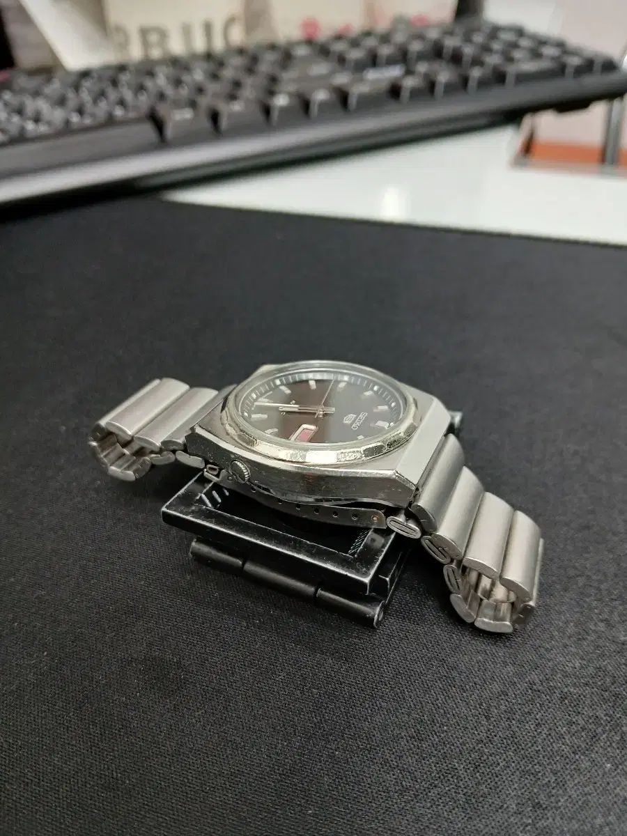  ヴィンテージ SEIKO ブラック ギョーシェ ツートン ミリタリー タイプ オートマチック ベーシック 自動巻き時計 腕時計(アナログ)