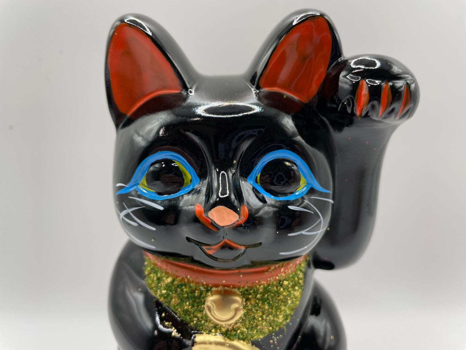 黒い招き猫 魔除け 置物 陶器製 常滑焼き 左手 人招き 商売繁盛 小判