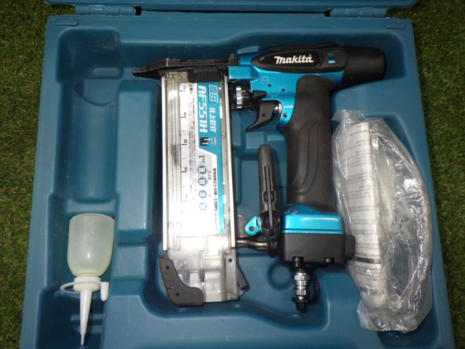 マキタ 仕上げ釘打ち機 AF 551 H エア工具 高圧 青 大工道具 品