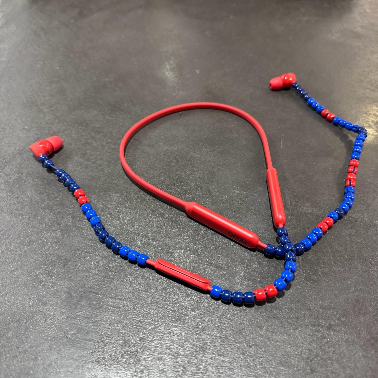 sacai × Beats by Dr. Dre BeatsX Earphones – sacai Special Edition