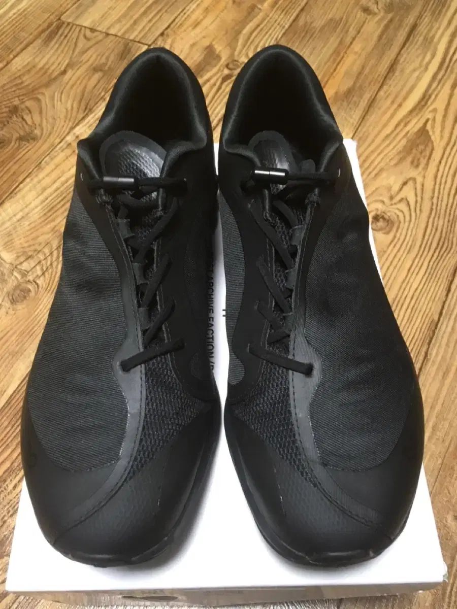 オンラニング パフ クラウドベンチャー ブラック