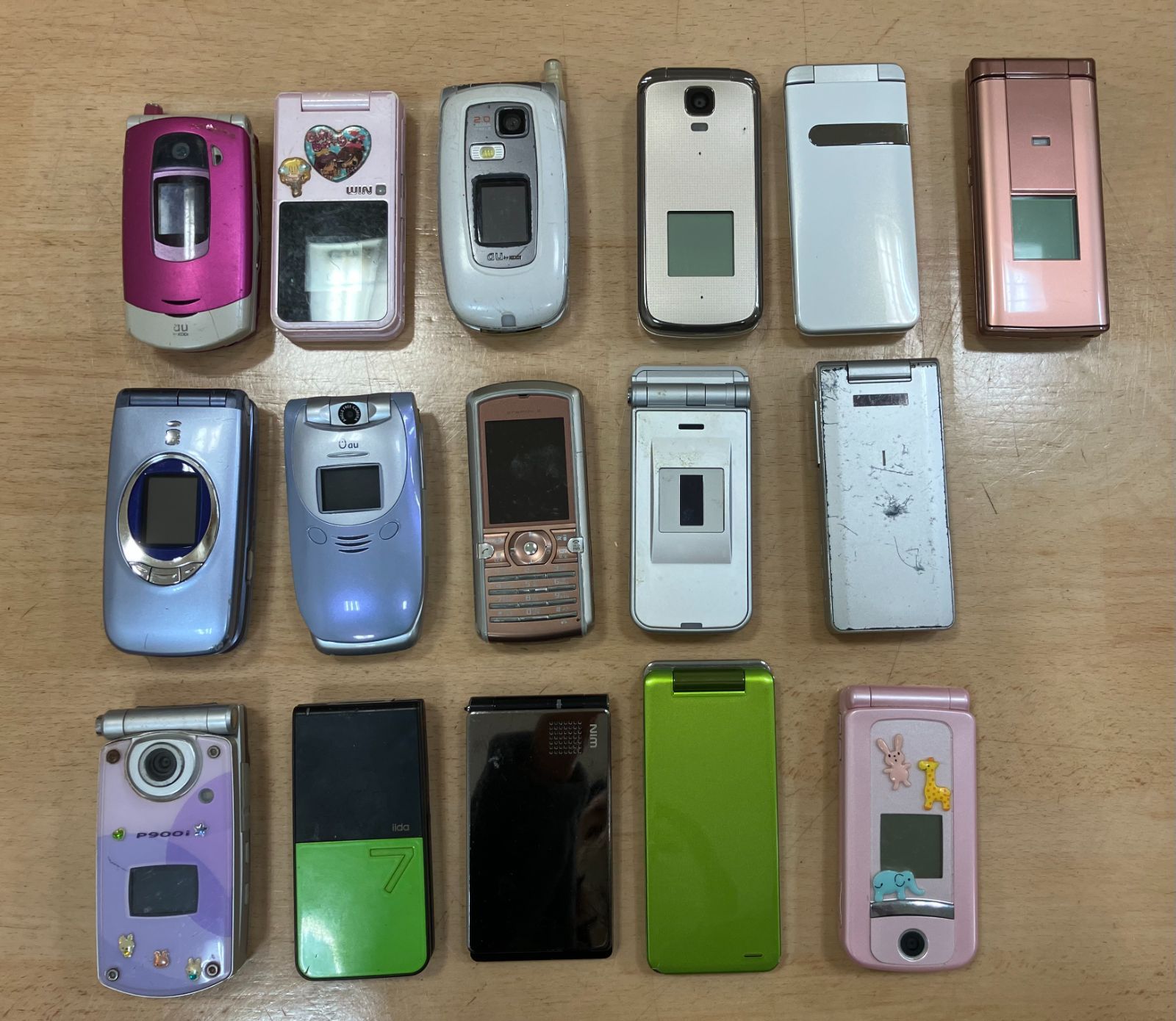 29285】ガラケー 携帯電話 au SONY ジャンク品 部品取り 計16点 中古品