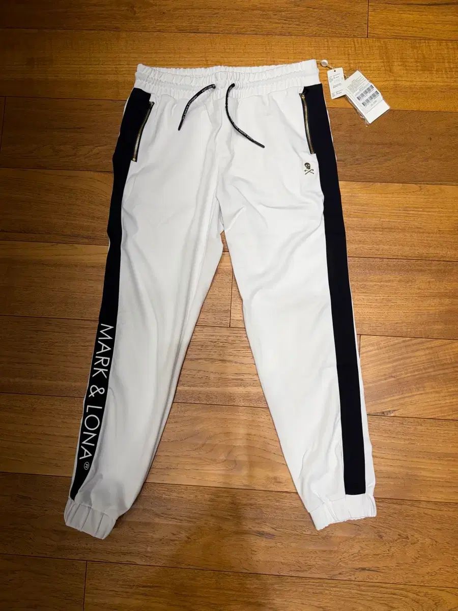 MARK & LONA マークアンドロナ 白 トラック パンツ 新品 - メルカリ