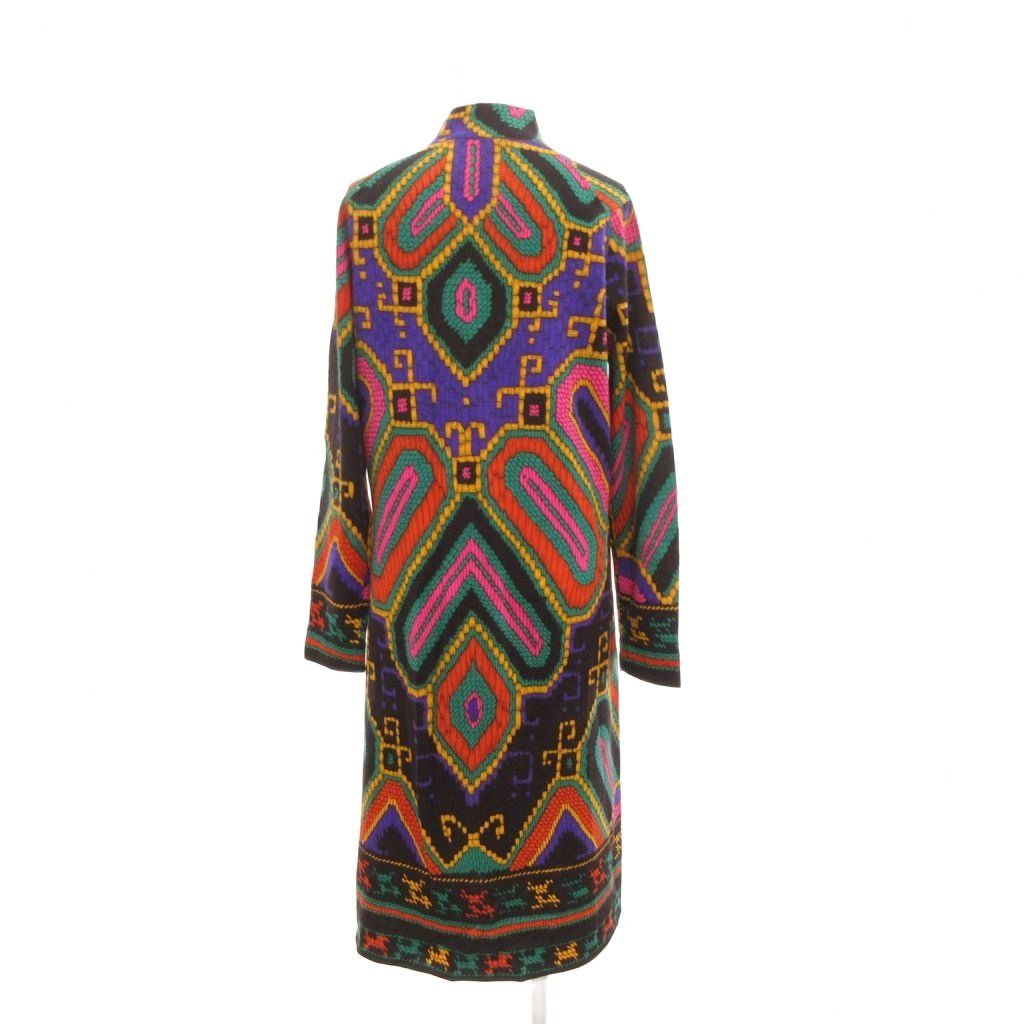 新品同様　LEONARD レオナール　ウール　ニットハイネック　ワンピース　42 新品同様 LEONARD レオナール ウール ニットハイネック ワンピース 42