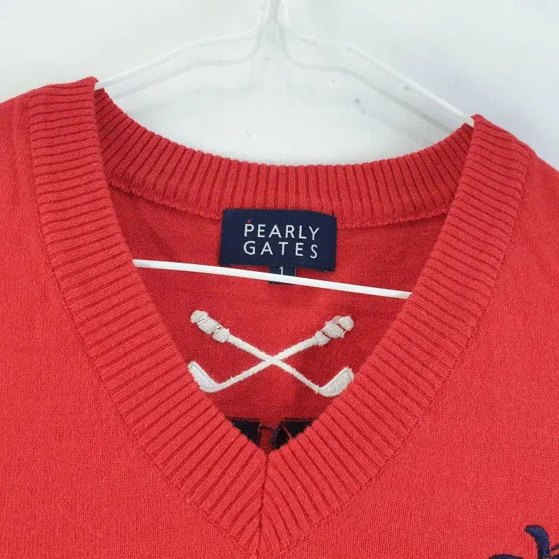 PEARLY GATES 赤 Vネックニットベスト サイズ：4 PEARLY GATES パーリーゲイツ 2024年モデル Vネック ニット