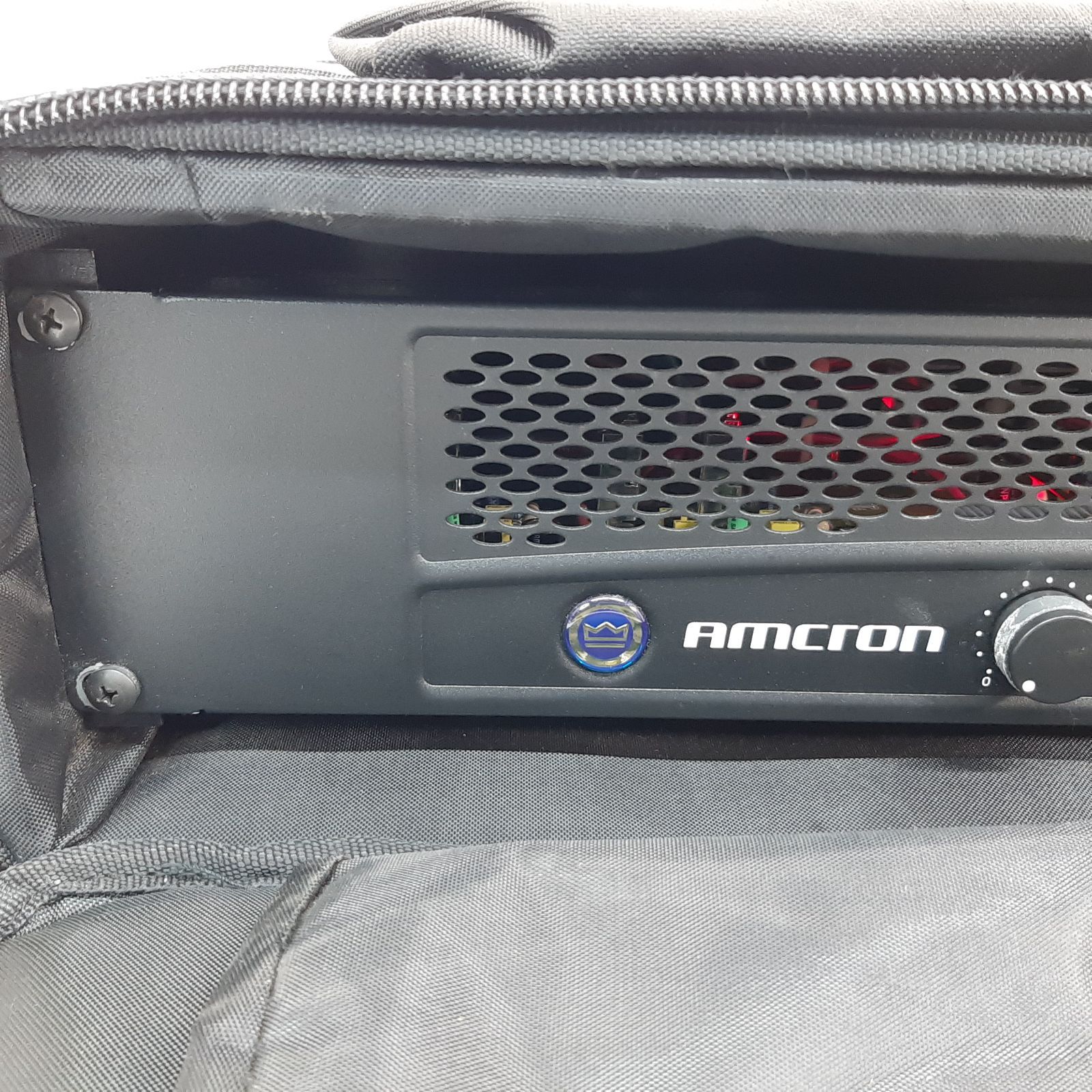 Amcron XLS202 アムクロン パワーアンプ SKBセミハードケース付き