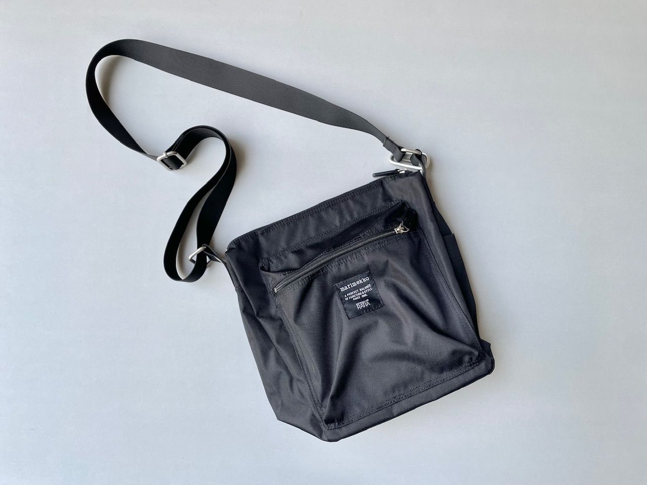 marimekko マリメッコ Pal ショルダーバッグ 販売継続品 Roadie - メルカリ