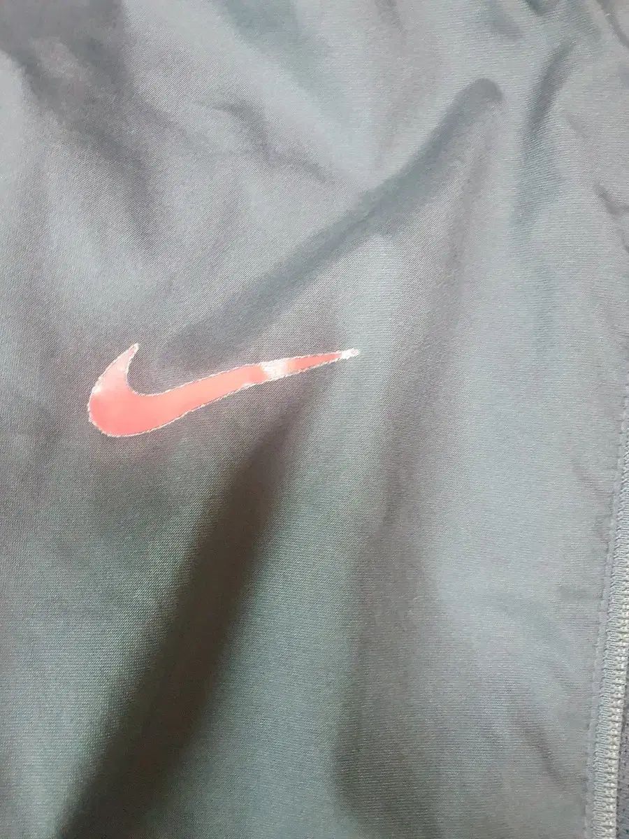 NIKE マンチェスター・ユナイテッドFC スウッシュ ウィンドブレーカー